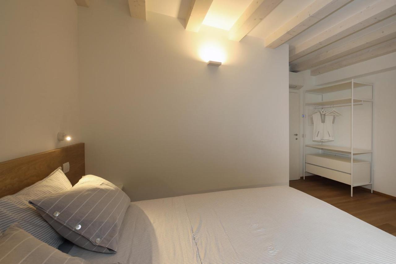Palazzo Riccamboni Apartment ริวาเดลการ์ดา ภายนอก รูปภาพ