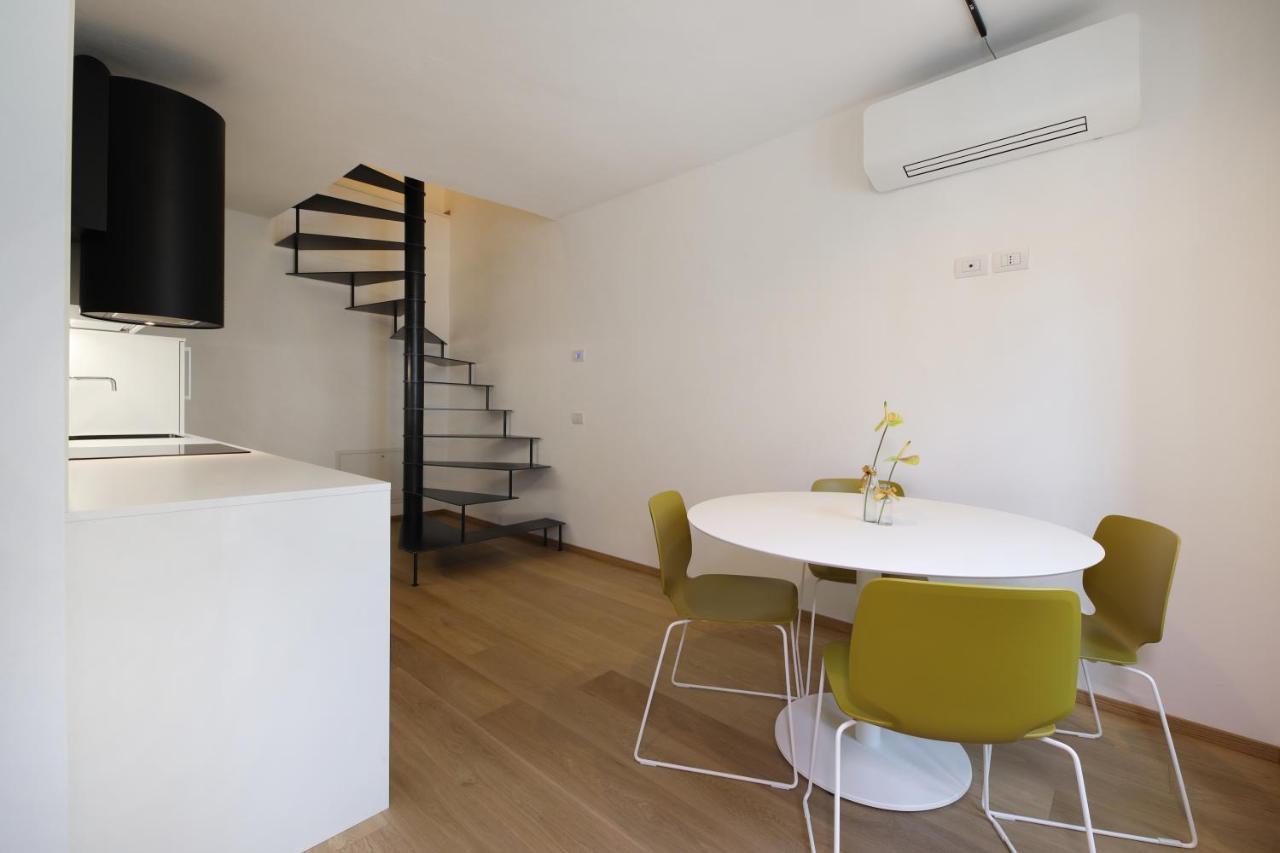 Palazzo Riccamboni Apartment ริวาเดลการ์ดา ภายนอก รูปภาพ