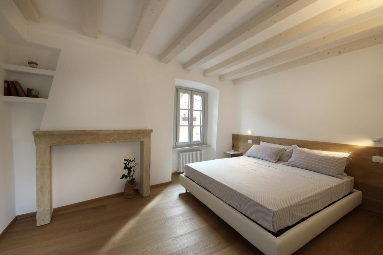 Palazzo Riccamboni Apartment ริวาเดลการ์ดา ภายนอก รูปภาพ