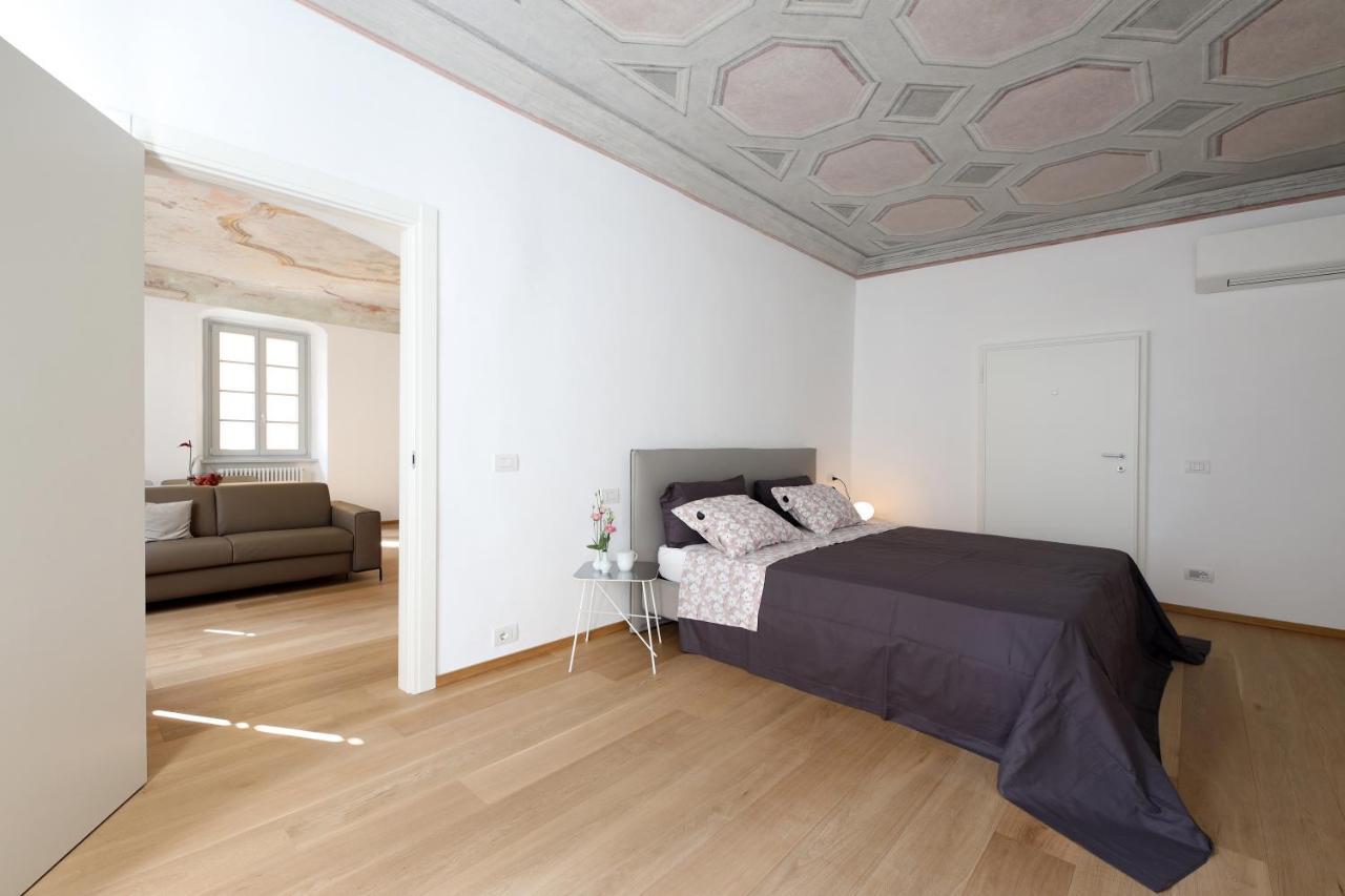Palazzo Riccamboni Apartment ริวาเดลการ์ดา ภายนอก รูปภาพ
