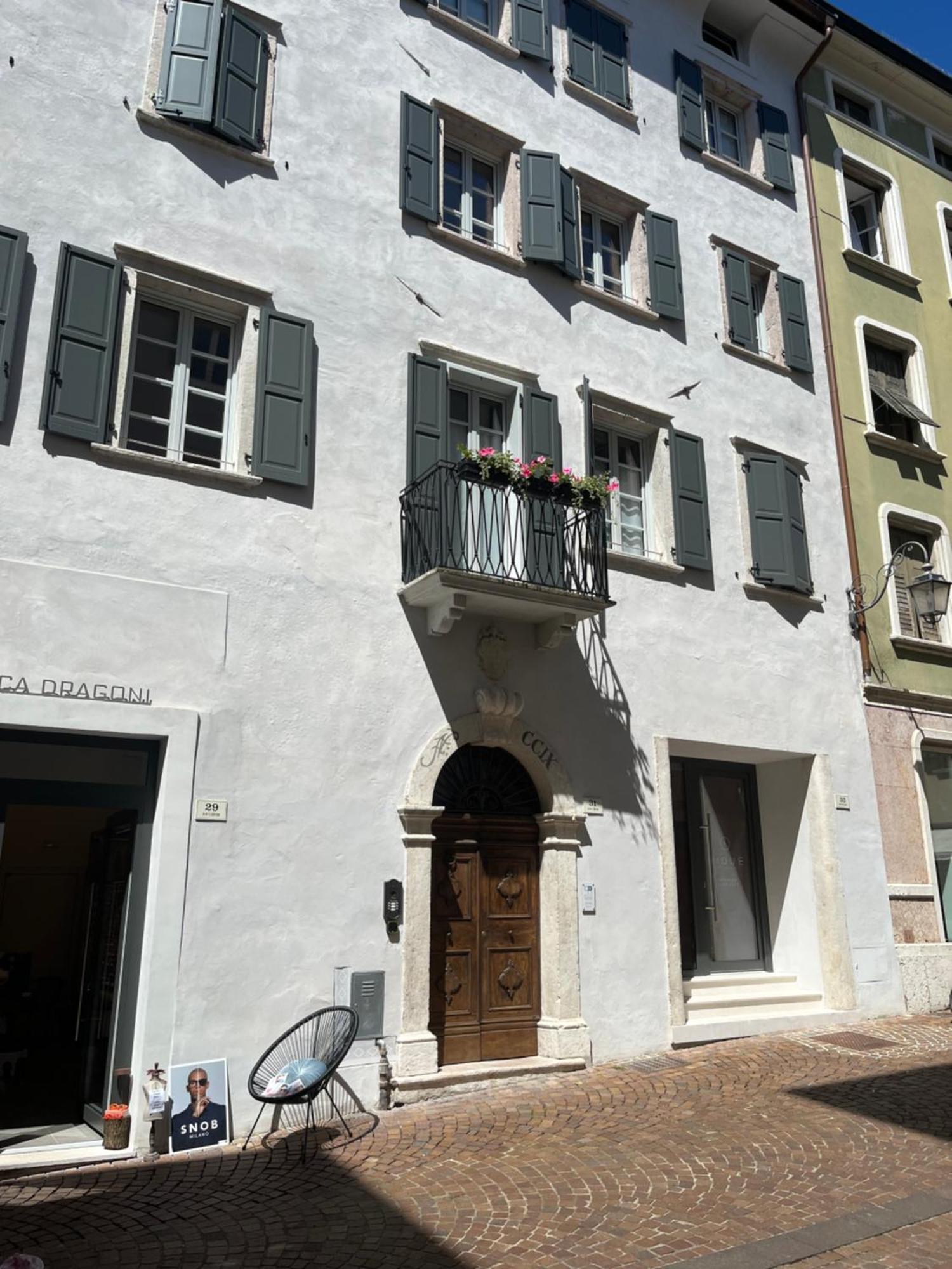 Palazzo Riccamboni Apartment ริวาเดลการ์ดา ภายนอก รูปภาพ