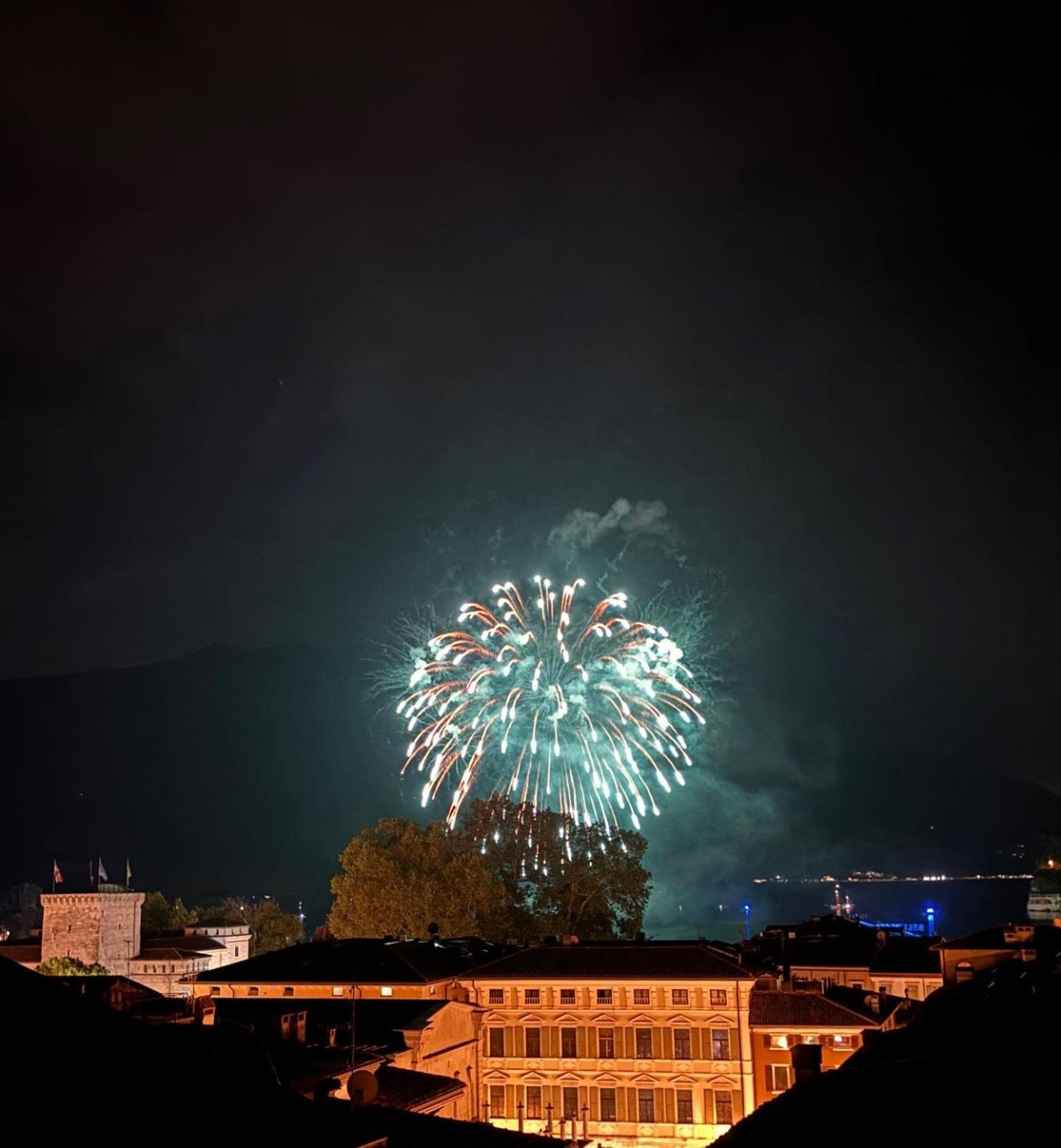 Palazzo Riccamboni Apartment ริวาเดลการ์ดา ภายนอก รูปภาพ