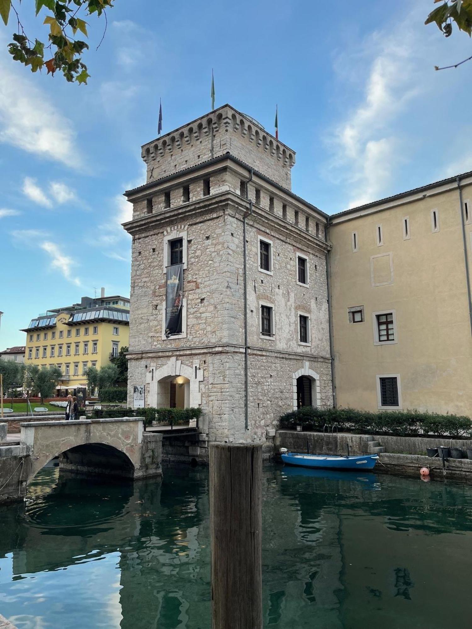Palazzo Riccamboni Apartment ริวาเดลการ์ดา ภายนอก รูปภาพ