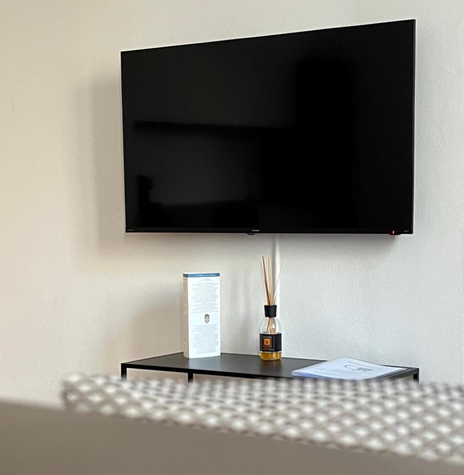 Palazzo Riccamboni Apartment ริวาเดลการ์ดา ภายนอก รูปภาพ
